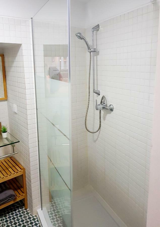 * 5 Star Apartment In Historic District * Walk 2 Alfama! Lisboa Eksteriør billede